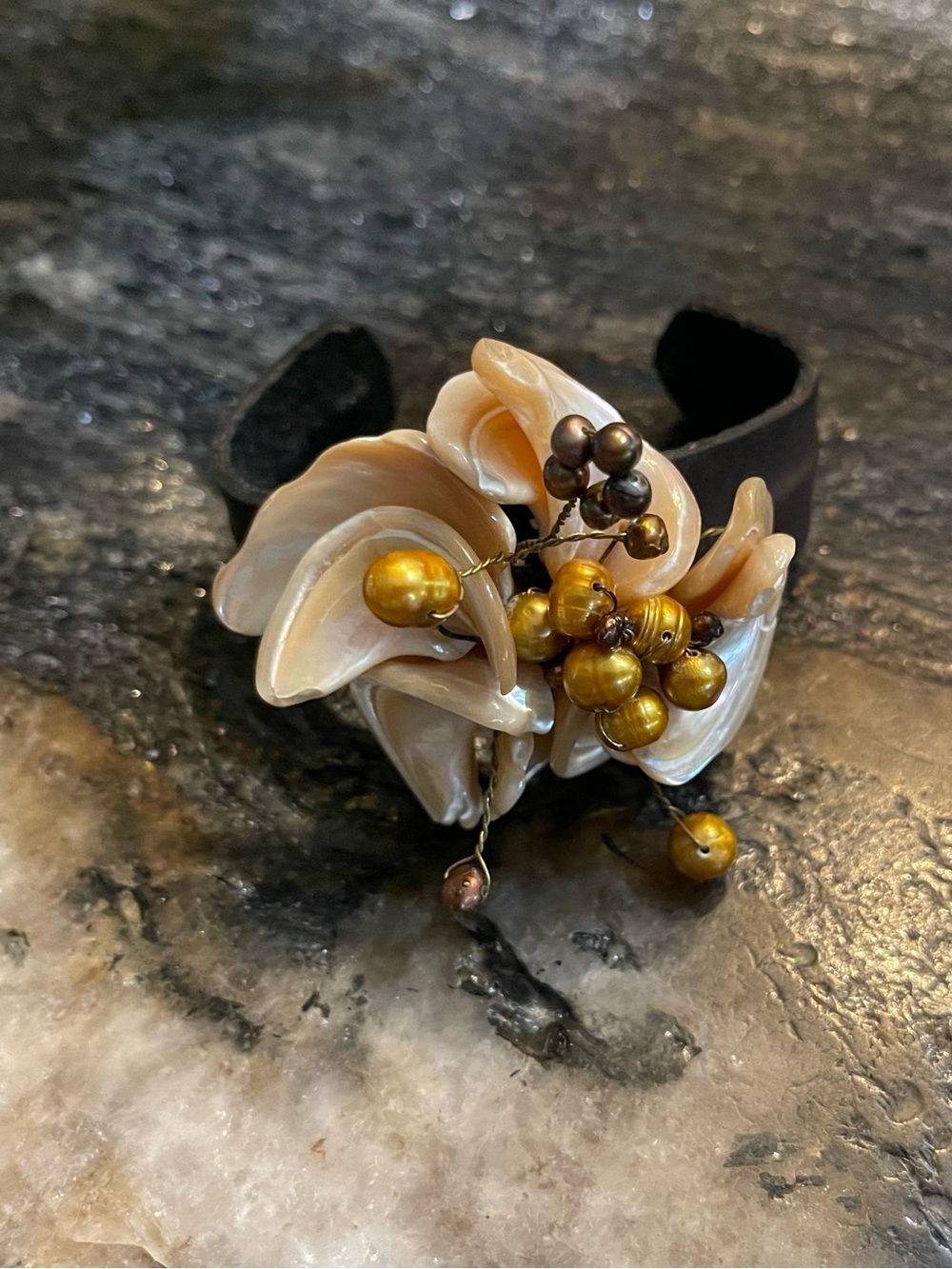 VTG Abalone Shell Cuff Bracelet w/ Freshwater Pearls Leather Adjustable Cuff